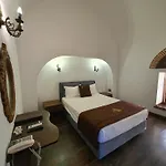 Kanuni Kervansaray Historical Otel Çeşme