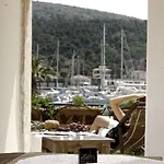 Kanuni Kervansaray Historical Otel Çeşme