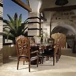 Kanuni Kervansaray Historical Otel Çeşme