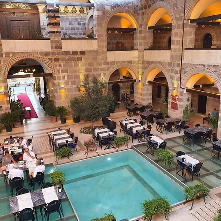 Kanuni Kervansaray Historical Hotel Çeşme