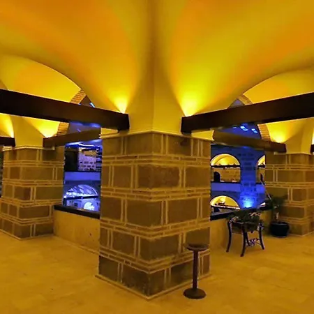 Hotel Kanuni Kervansaray Historical Cesme