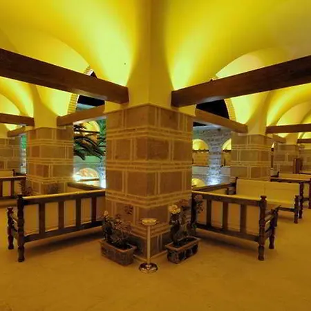 Kanuni Kervansaray Historical Hotell Çeşme
