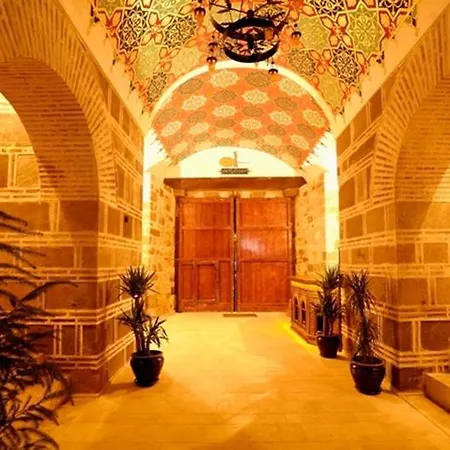 Kanuni Kervansaray Historical Hotell Çeşme