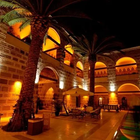 Kanuni Kervansaray Historical Hotell Çeşme