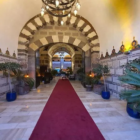 호텔 Kanuni Kervansaray Historical Çeşme