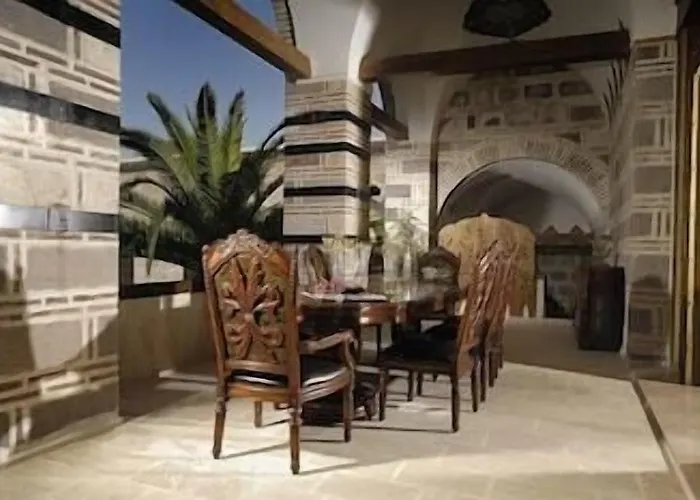 Kanuni Kervansaray Historical Hotell Çeşme