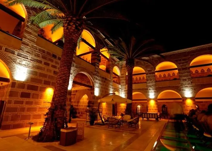 Kanuni Kervansaray Historical Hotell Çeşme